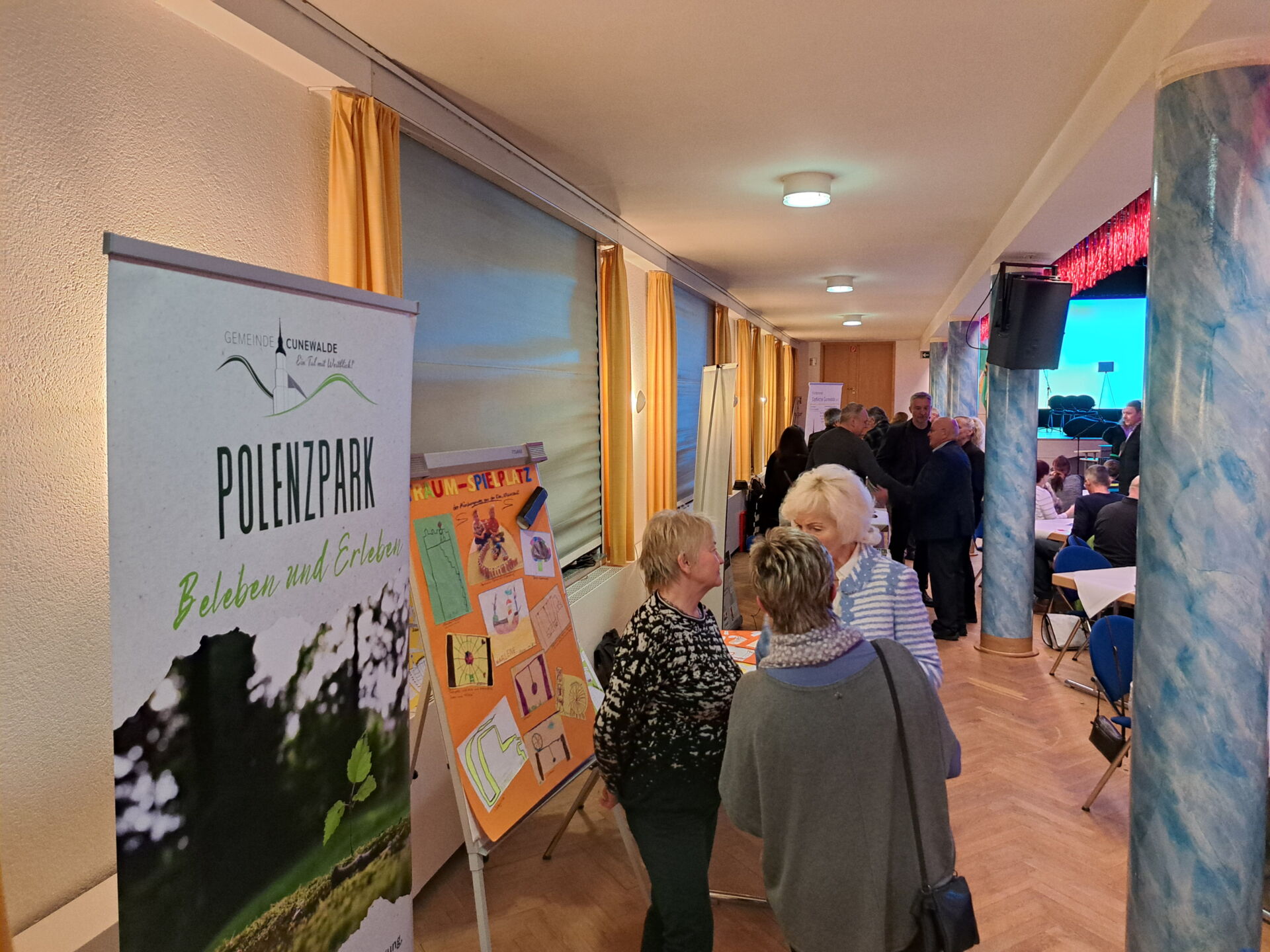 Besucherinnen und Besucher beim Bürgerabend 2025 in Cunewalde