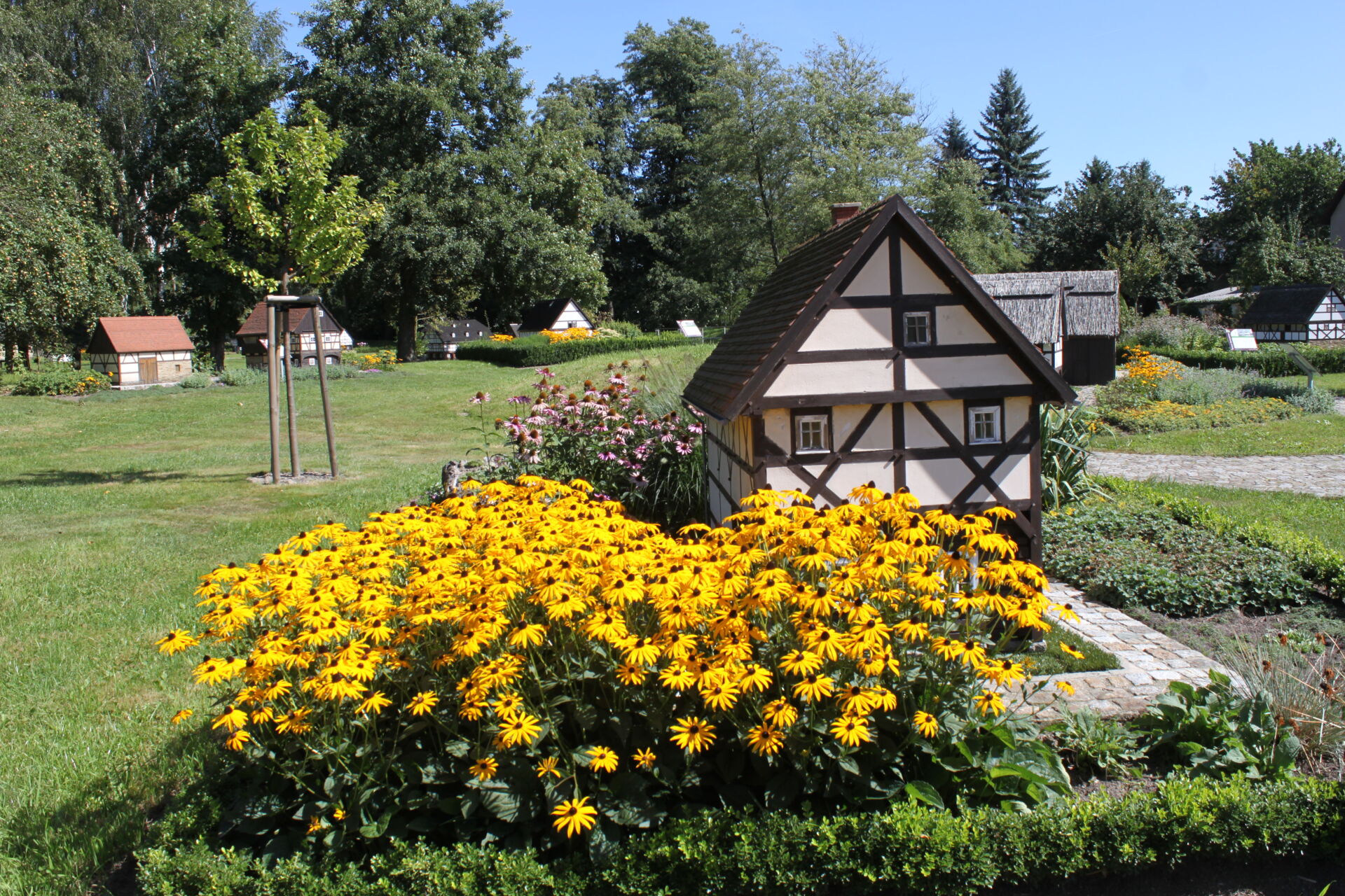 Umgebindehaus-Park Cunewalde - Bild von kleiner Nachbildung eines Umgebindehauses