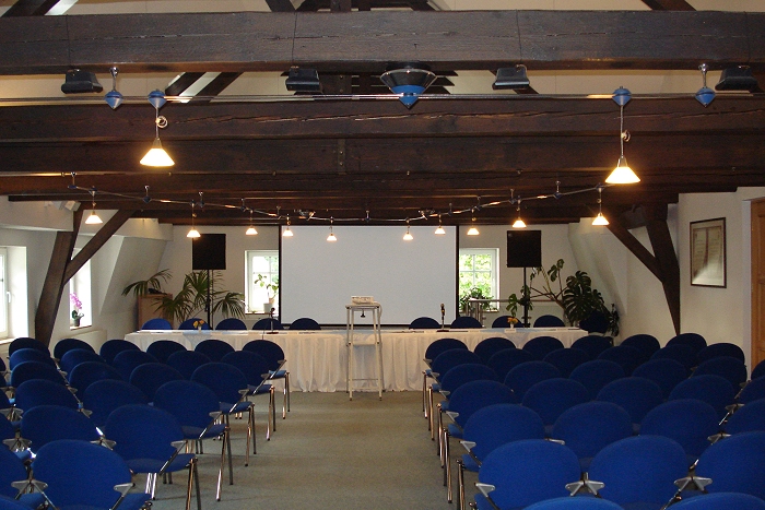 Gesamte Innenansicht des Hauses des Gastes Blaue Kugel